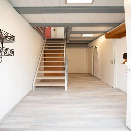 In Mit Privatem Garten Semesterbostad