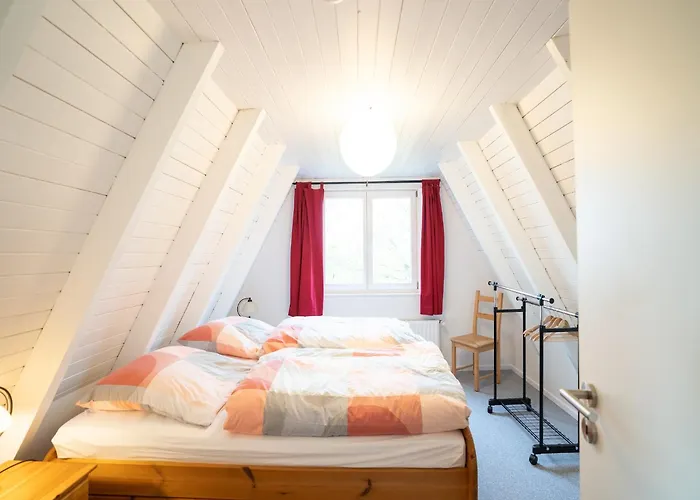 度假居 In Mit Privatem Garten *